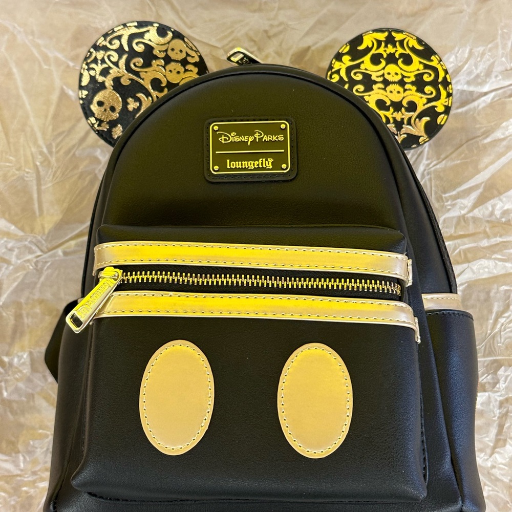 Mickey Mouse Main Attraction Pirates of the Caribbean Loungefly Backpack